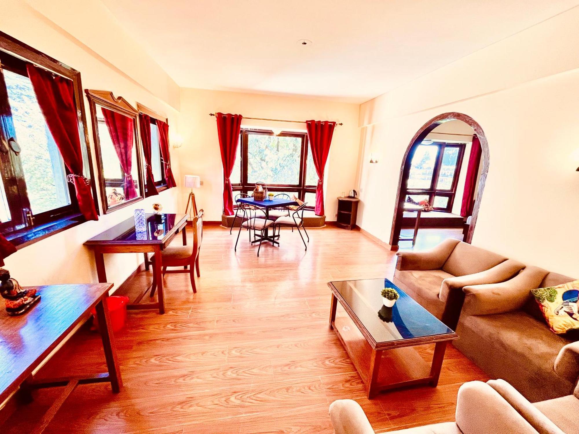 Sagar Resort !! Mountain View ! Luxury Stay ! Family Resort ! Private Parking ! Near Mall Road Manāli Εξωτερικό φωτογραφία