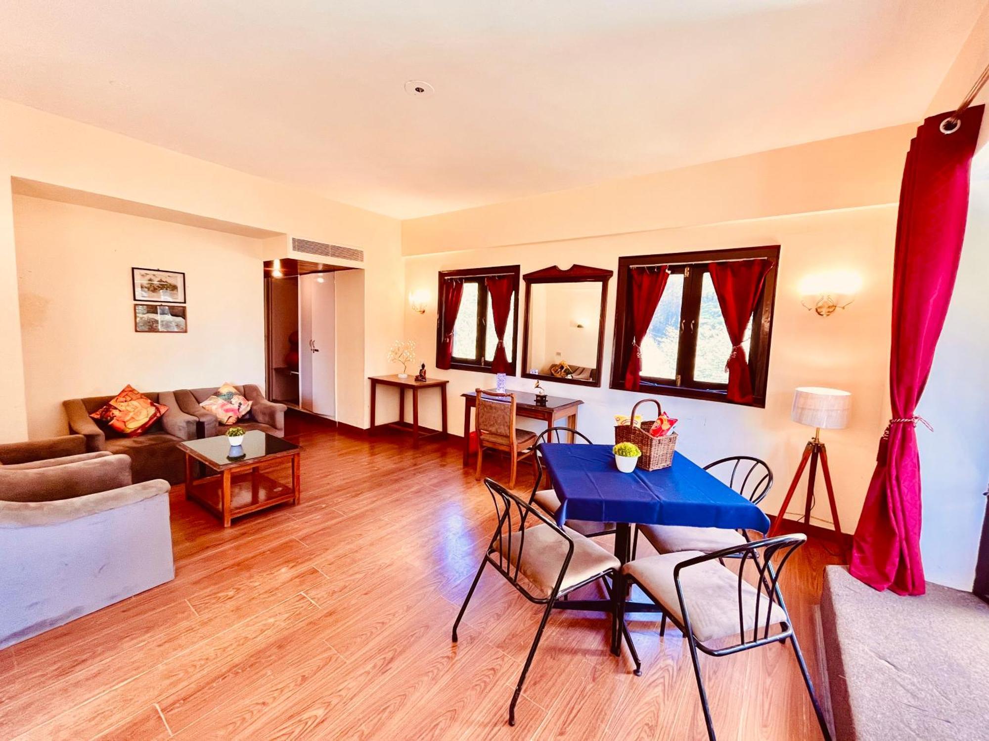Sagar Resort !! Mountain View ! Luxury Stay ! Family Resort ! Private Parking ! Near Mall Road Manāli Εξωτερικό φωτογραφία