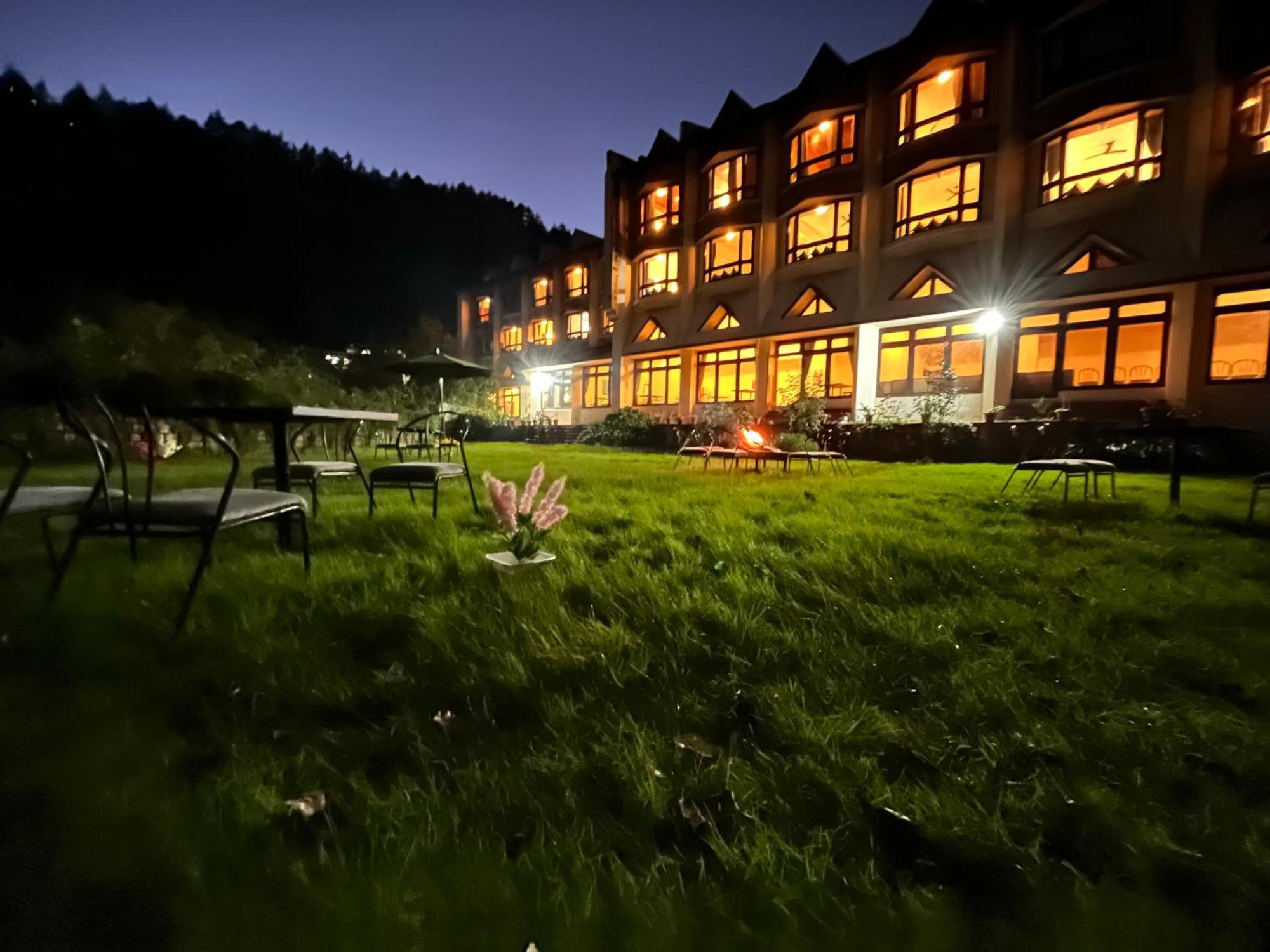 Sagar Resort !! Mountain View ! Luxury Stay ! Family Resort ! Private Parking ! Near Mall Road Manāli Εξωτερικό φωτογραφία